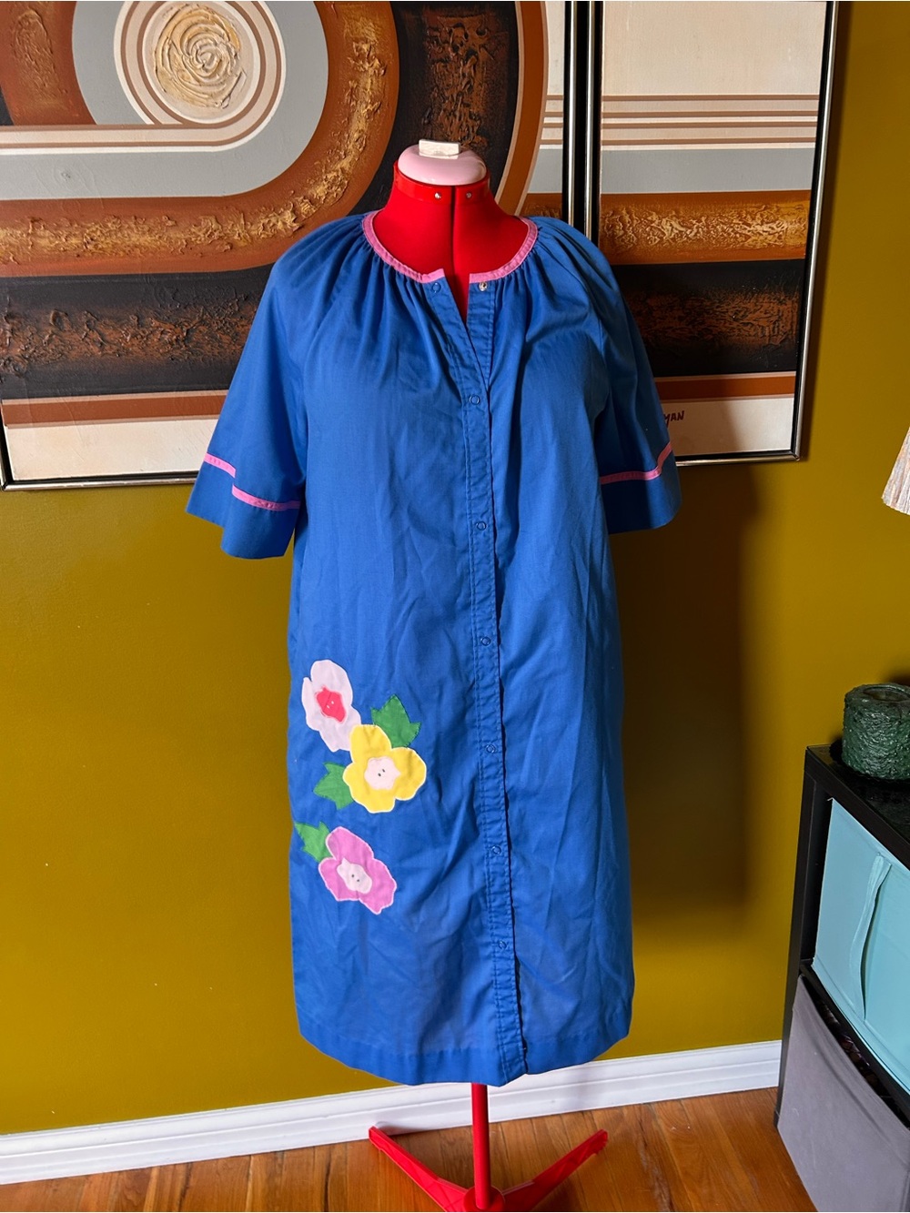 Vintage Blue Floral Appliqué Button-Front Midi Robe